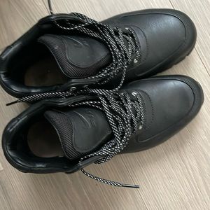Authentic Mens Nike Boots, size 9.5